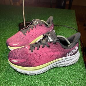 HOKA ONE ONE CLIFTON 8 - Women's Running Shoes  - Size 8.5D